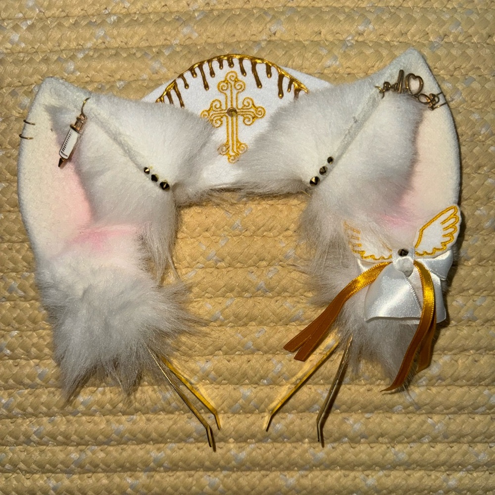 ONE OF A KIND CATZO CLUB Golden Drip Maid Cafe Kitty Ears